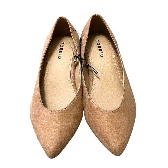 Torrid Pointed Toe Block Heel Pumps NWT Women's Sz 7.5WW Tan Faux Suede Classic - Picture 2 of 10